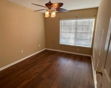 11043 E Castlemain Circle - Photo Thumbnail 17