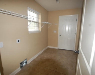 101 Vineland Parkway - Photo Thumbnail 16