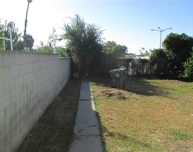 424 E Arbor Vitae Street - Photo Thumbnail 10