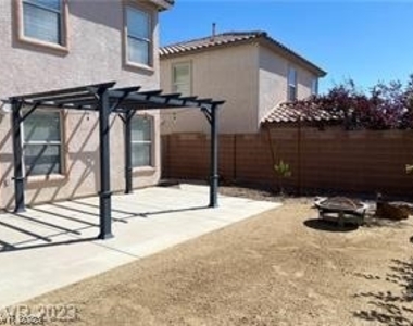 11225 Salentino Avenue - Photo Thumbnail 6