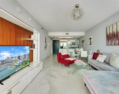 888 Biscayne Blvd - Photo Thumbnail 11