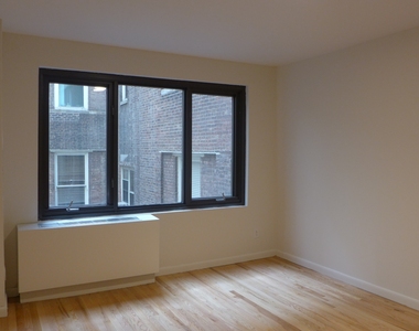 77 5th Avenue - Photo Thumbnail 10
