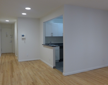 77 5th Avenue - Photo Thumbnail 3