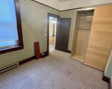 109 1/2 East 6th Street - Photo Thumbnail 3