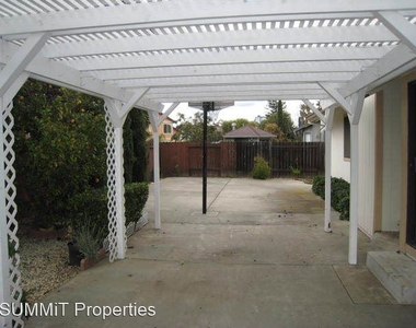 248 Larkspur Drive - Photo Thumbnail 25