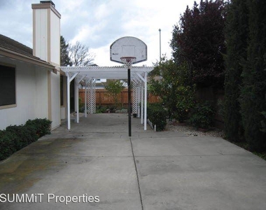 248 Larkspur Drive - Photo Thumbnail 21