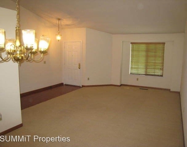 248 Larkspur Drive - Photo Thumbnail 6