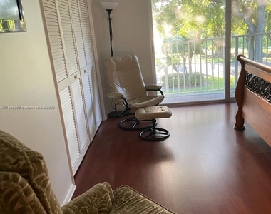 4261 W Palm Aire Dr - Photo Thumbnail 5