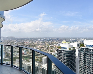 1000 Brickell Plaza - Photo Thumbnail 0