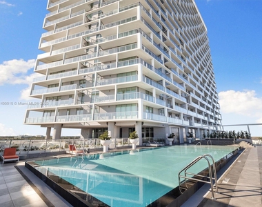 2000 Metropica Way - Photo Thumbnail 27