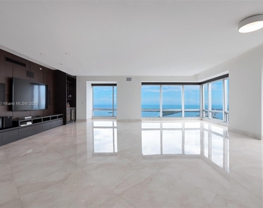 1425 Brickell Ave - Photo Thumbnail 48