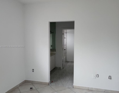 7526 W 20 Av - Photo Thumbnail 18