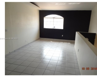 7526 W 20 Av - Photo Thumbnail 10