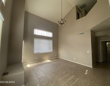 4061 N Weimer Place - Photo Thumbnail 0