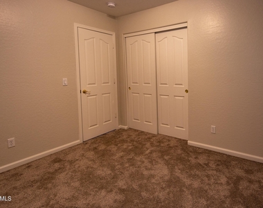 4212 W Wahalla Lane - Photo Thumbnail 14