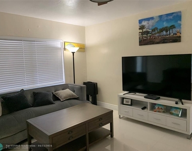 4228 N Ocean Dr - Photo Thumbnail 1