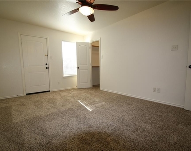 8109 Doreen Avenue - Photo Thumbnail 3