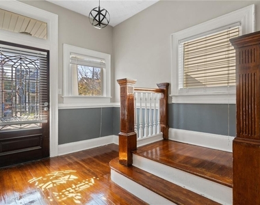 216 W 35th Street - Photo Thumbnail 3