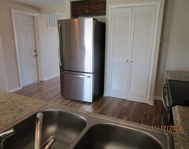 5032 Odyssey Avenue - Photo Thumbnail 5