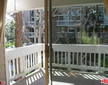 4342 Redwood Ave - Photo Thumbnail 6