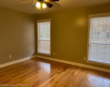 9717 Thistle  Ct - Photo Thumbnail 13