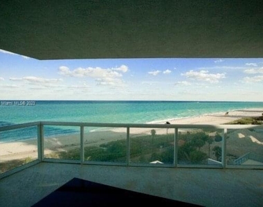 3801 Collins Ave - Photo Thumbnail 0