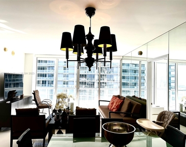 475 Brickell Ave - Photo Thumbnail 8