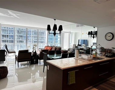 475 Brickell Ave - Photo Thumbnail 6