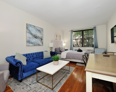 440 East 78th Street - Photo Thumbnail 1