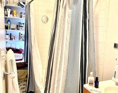 507 Manhattan Avenue - Photo Thumbnail 6