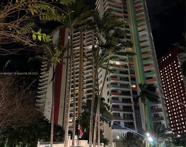 1581 Brickell Ave - Photo Thumbnail 33