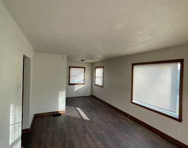 1801 N Linwood Avenue - Photo Thumbnail 2