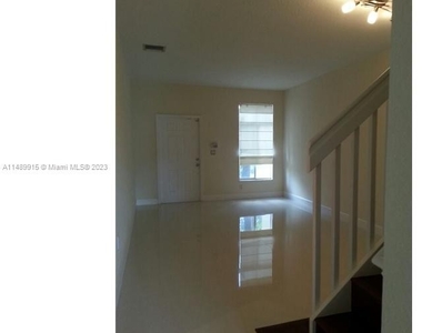 11245 Nw 57th Ln - Photo Thumbnail 2