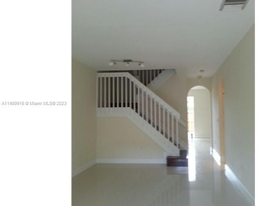 11245 Nw 57th Ln - Photo Thumbnail 1