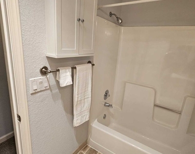 9365 Sw 146th Terrace Apt F1 - Photo Thumbnail 11