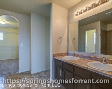 3759 Swainson Dr - Photo Thumbnail 13