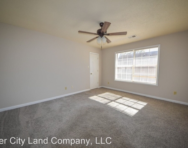 1156 Meadowlark Lane - Photo Thumbnail 7