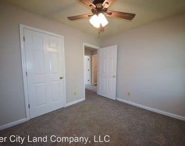 1156 Meadowlark Lane - Photo Thumbnail 13