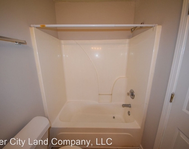 1156 Meadowlark Lane - Photo Thumbnail 11