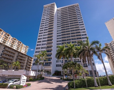 3140 S Ocean Dr - Photo Thumbnail 15