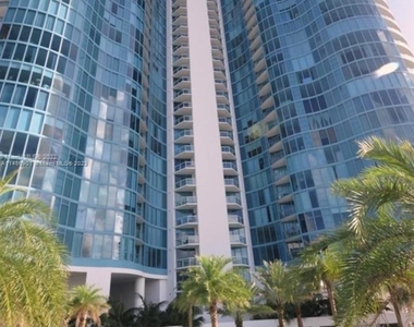 333 Las Olas Way - Photo Thumbnail 8