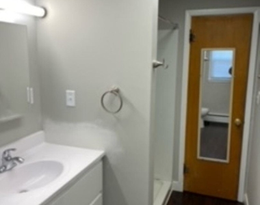 31-41 Valley Avenue - Photo Thumbnail 3