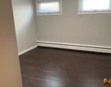31-41 Valley Avenue - Photo Thumbnail 2