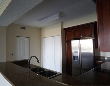 1660 Renaissance Commons Boulevard - Photo Thumbnail 6