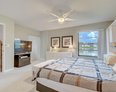 6093 Pointe Regal Circle - Photo Thumbnail 25