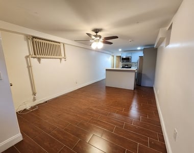 101 East 38th Street - Photo Thumbnail 3
