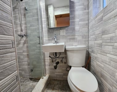 101 East 38th Street - Photo Thumbnail 8