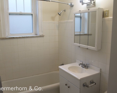 704-10 Hinman Ave. - Photo Thumbnail 11