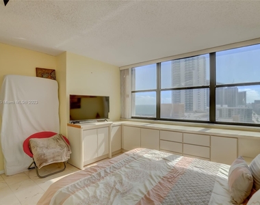 2401 S Ocean Dr - Photo Thumbnail 36