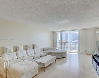 2401 S Ocean Dr - Photo Thumbnail 5